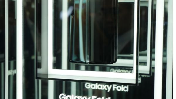 2000$ bedelindeki Galaxy Fold modellerinde ekran sorunu başladı