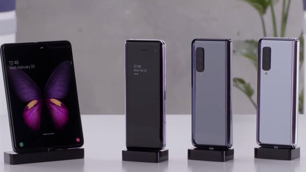 galaxy-fold-suresiz-ertelendi-NmX2kxit.jpg