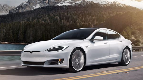 Tesla Model S ve Model X yenilendi: Daha güçlü motor, daha uzun menzil